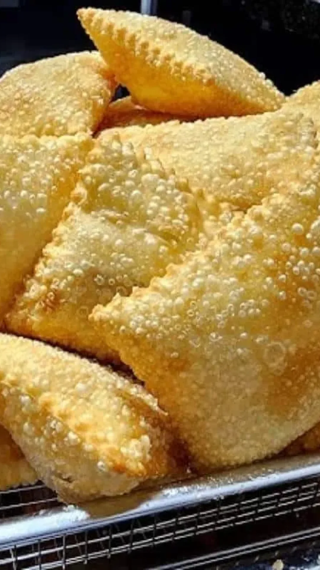 Massa de pastel de feira que fica sequinha e não encharca de óleo