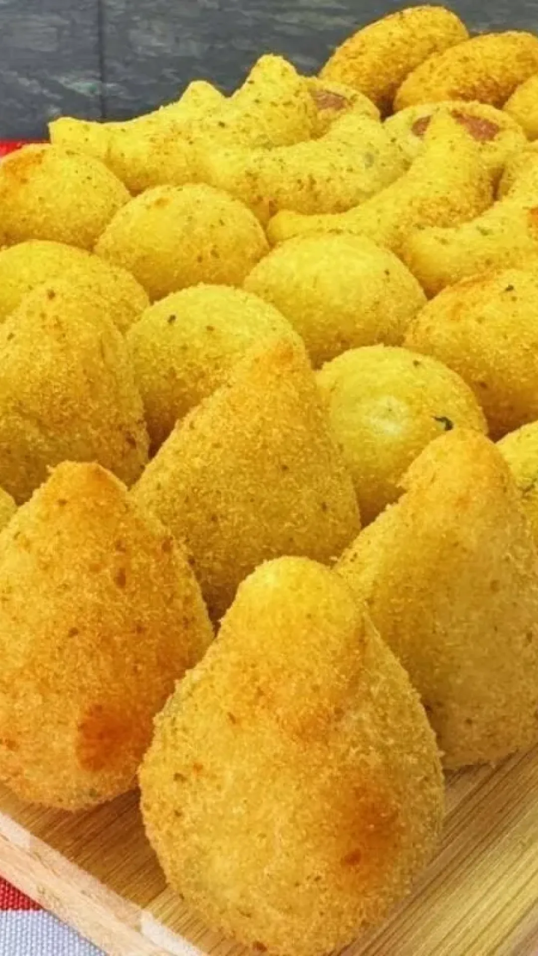 Massa de salgado frito que é versátil, para você preparar mais de cem salgados deliciosos