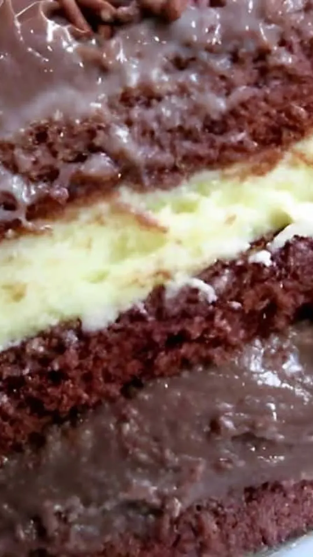 Massa para bolo de chocolate pão de ló para fazer bolos recheados e cobertos maravilhosos