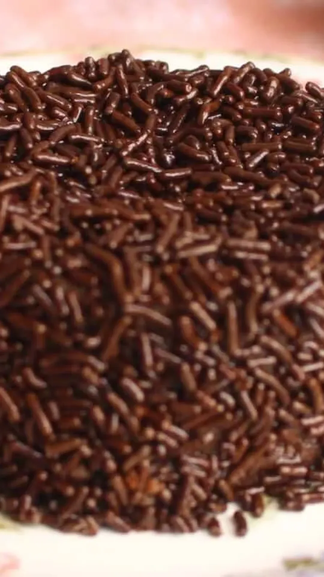 Mini brigadeirão de caneca prático e rápido, quando bater aquela vontade de comer um doce