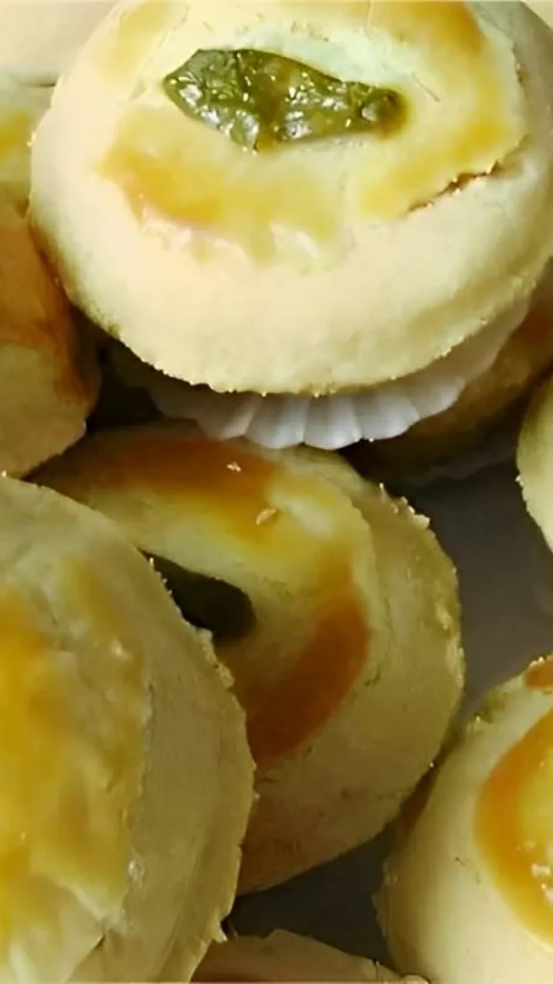 Misturei 3 ingredientes do armário e fiz uma massa de empada que derrete na boca