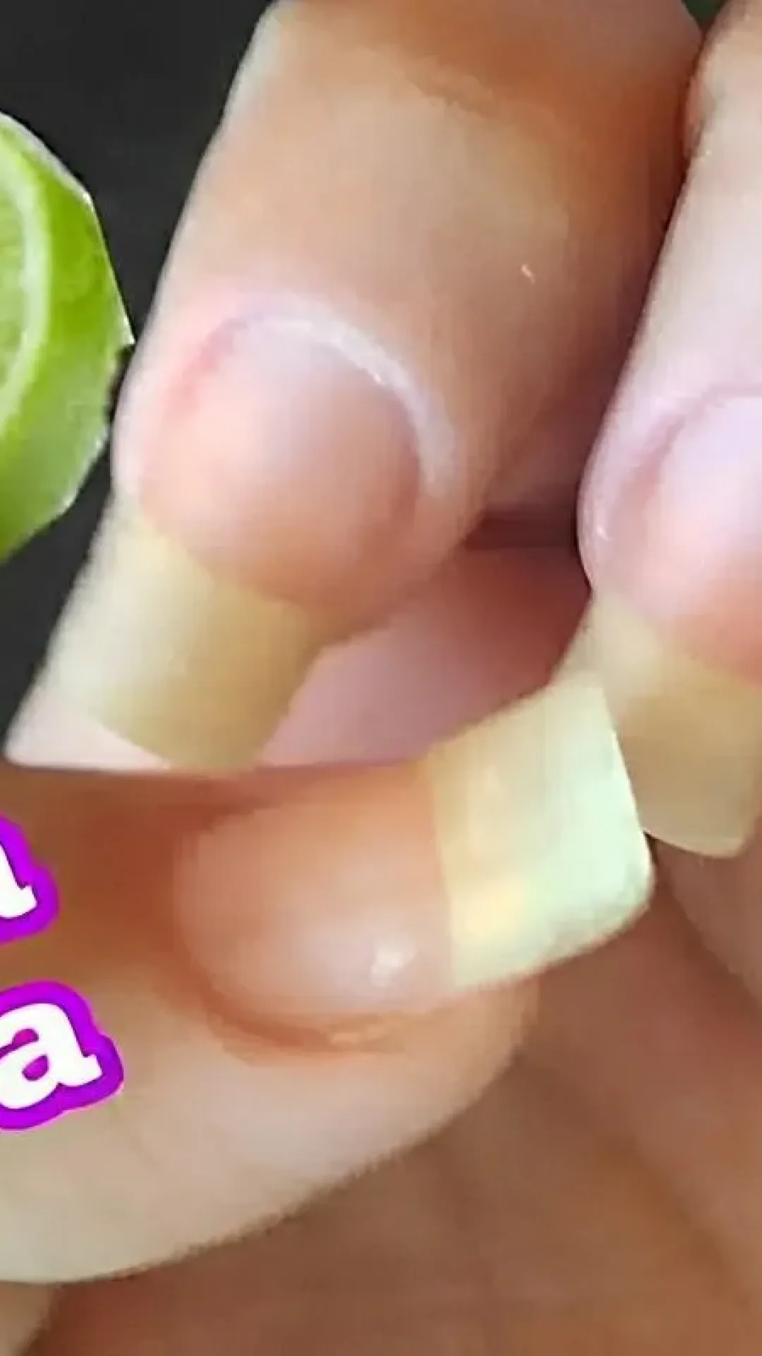 Misturei os 3 ingredientes dessa dica para ter unhas grandes e fortes e me surpreendi com o resultado