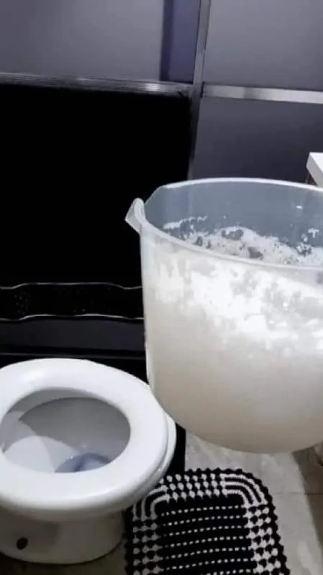 Misturinha para limpar box do banheiro: nunca mais você verá manchas no seu banheiro