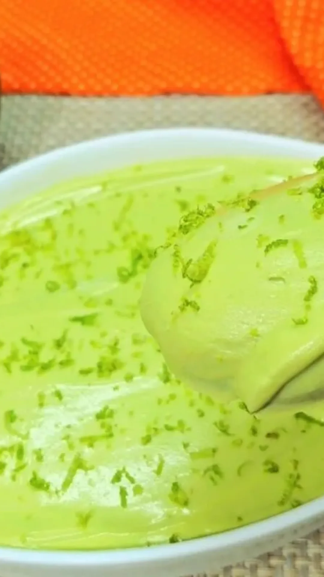 Mousse cremoso de abacate: fácil, sem gelatina, sobremesa saudável e rápida
