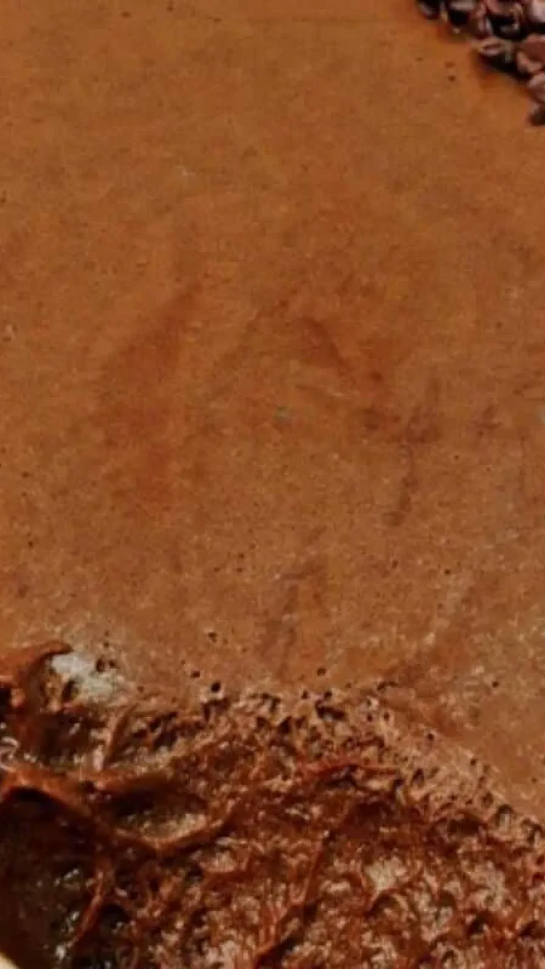 Mousse de chocolate que derrete na boca, fica super leve e não leva gelatina e nem chantilly