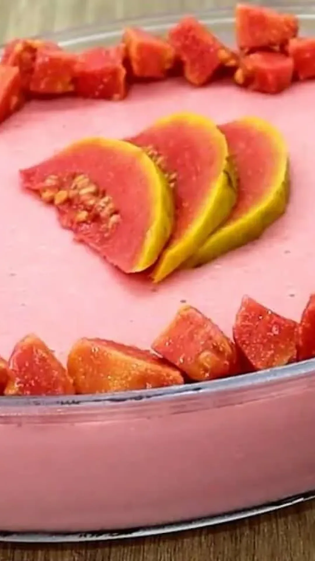 Mousse de goiaba delicioso e muito fácil para fazer uma sobremesa de fruta refrescante