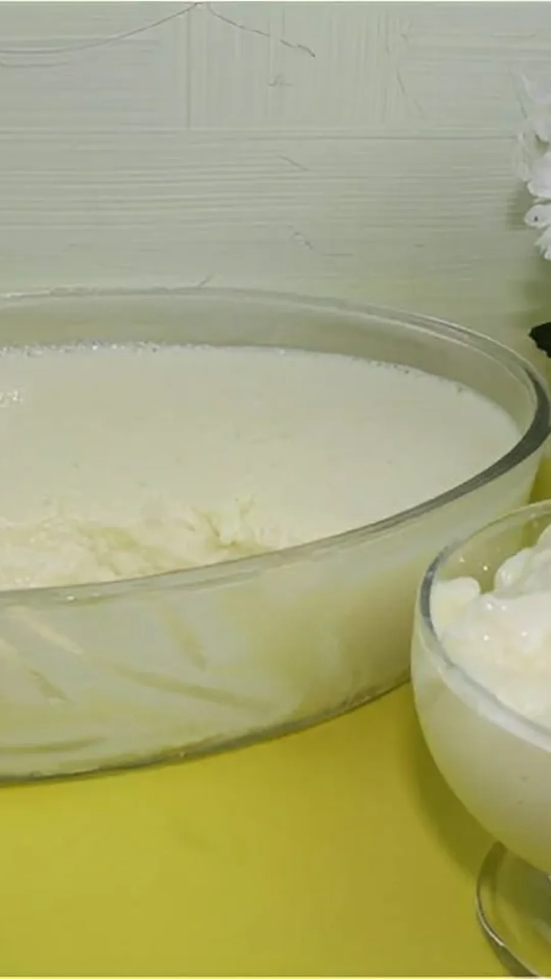 Mousse de leite ninho na travessa muito fácil de fazer para o almoço de natal