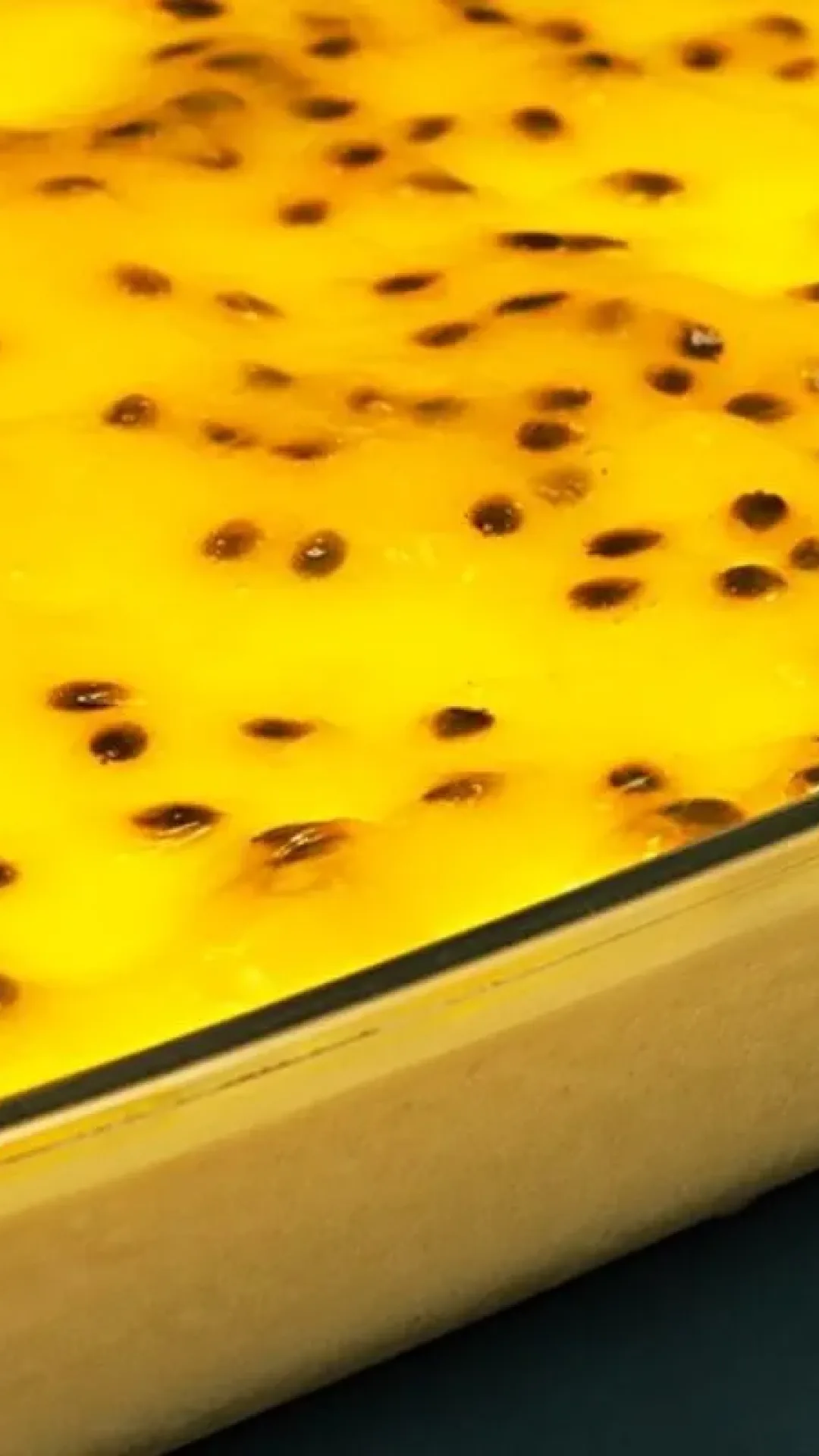 Mousse de maracujá cremosa e saborosa, feita com apenas 3 ingredientes e sem gelatina