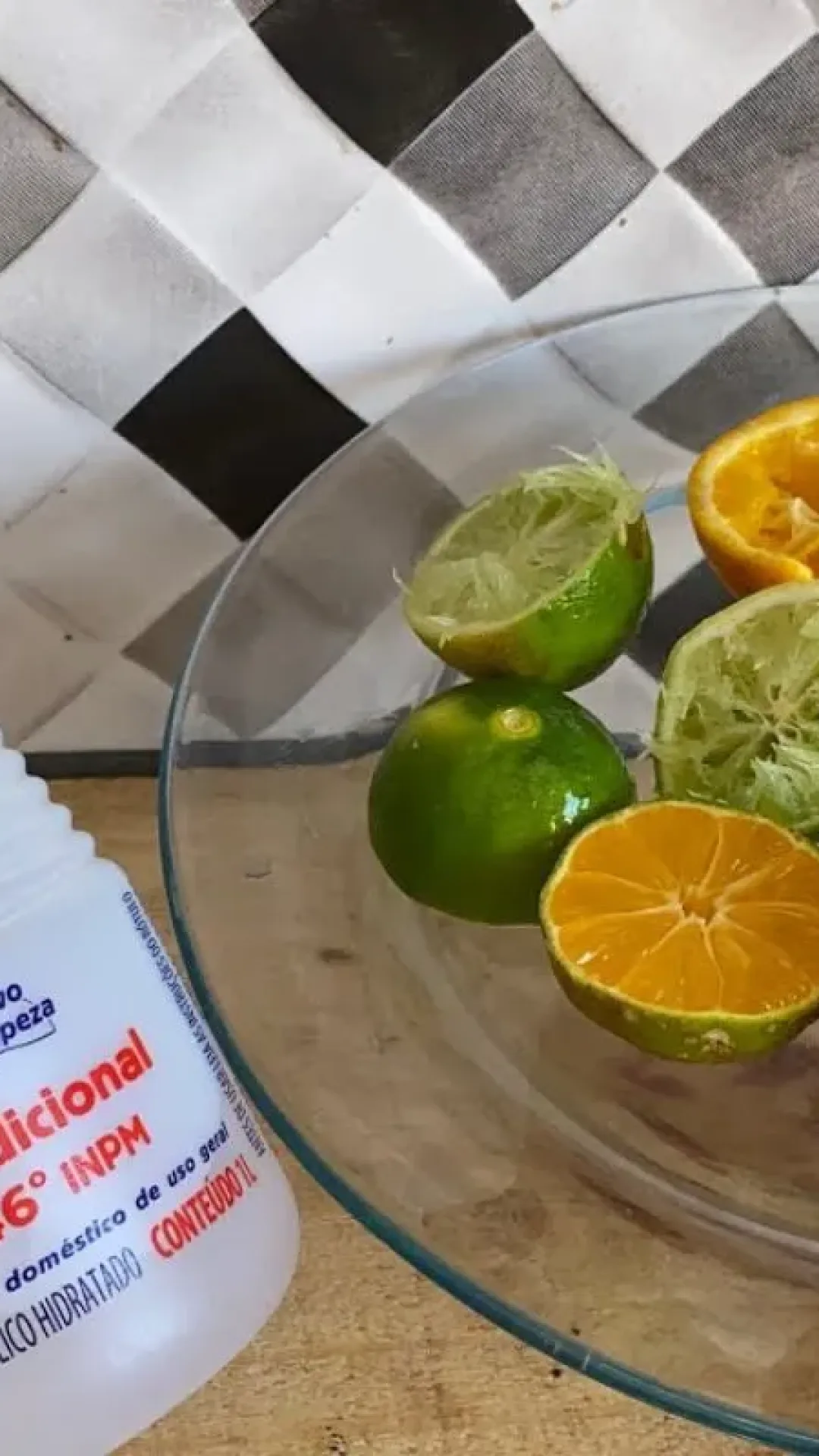 Multiuso de limpeza geral para você fazer com ingredientes que você já tem na cozinha