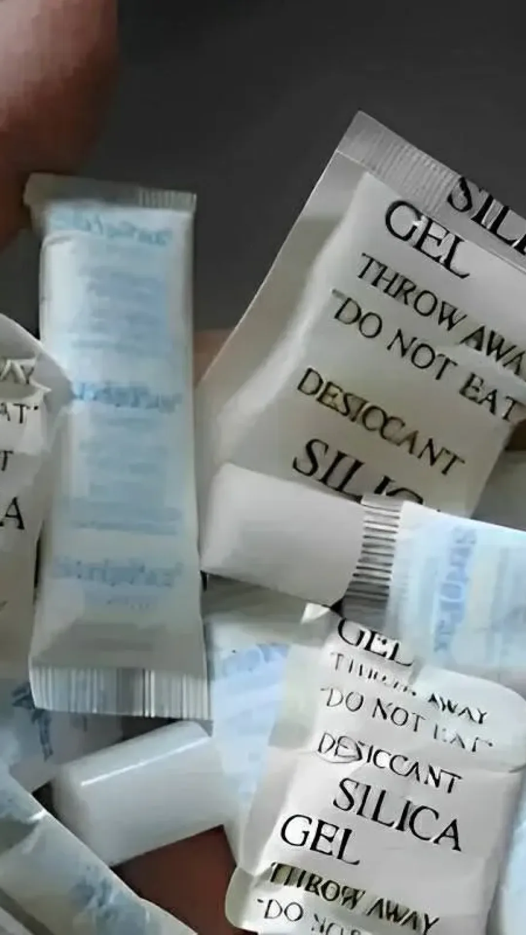 Não acredito que jogava isso fora como utilizar os sacos de sílica em gel como aliados no dia a dia