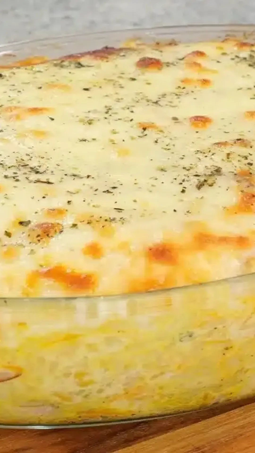 Não perco quase nada de tempo na cozinha para fazer esse arroz de forno maravilhoso