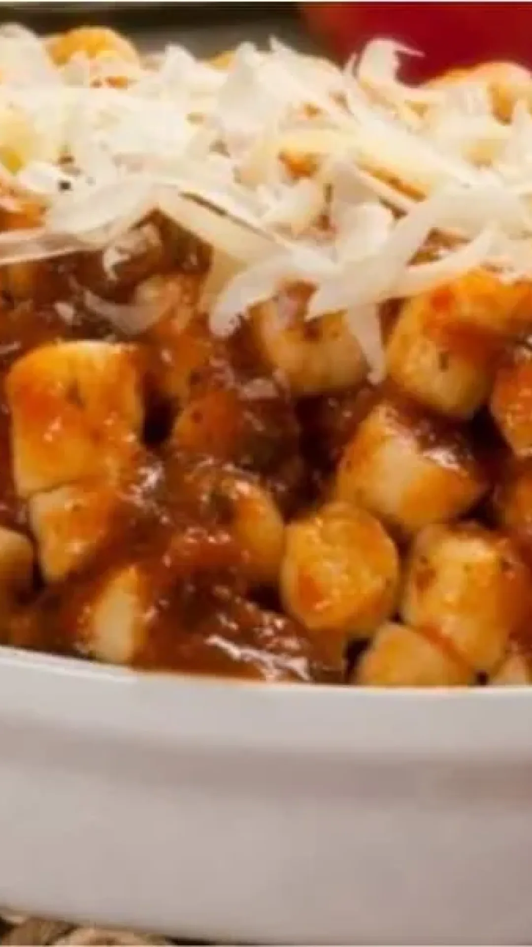 Nhoque diferente com massa de maionese e molho a bolonhesa fácil e prático de fazer