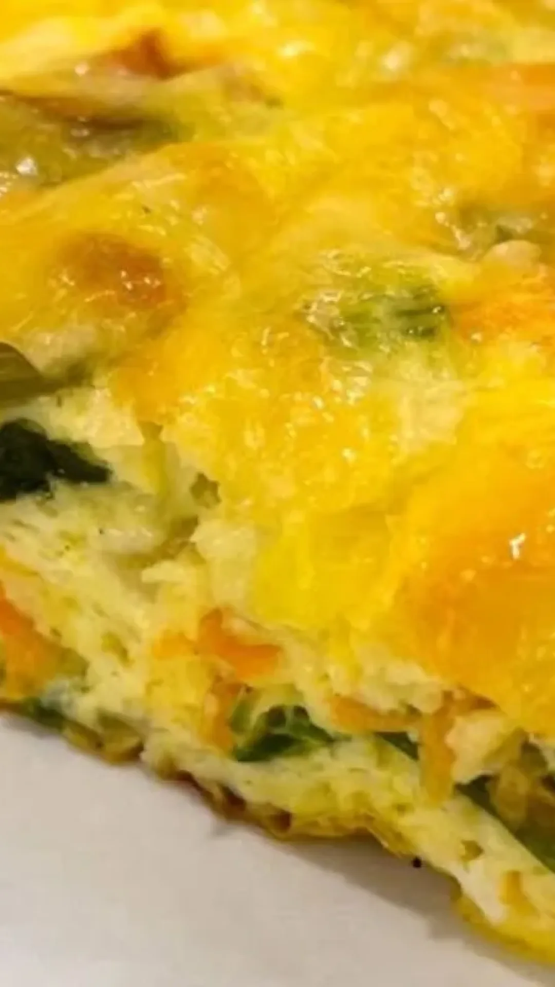 Omelete assado com legumes: uma opção de prato saudável, nutritivo e muito colorido