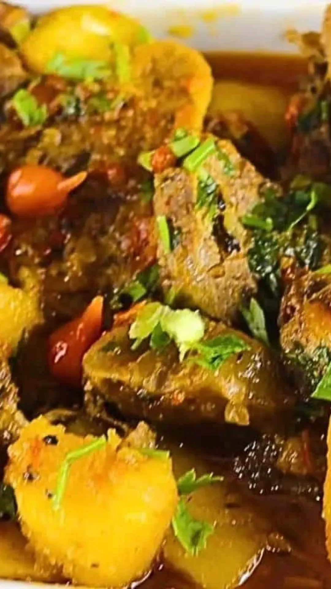 Ossobuco com mandioca super saboroso e sai da panela soltando do osso