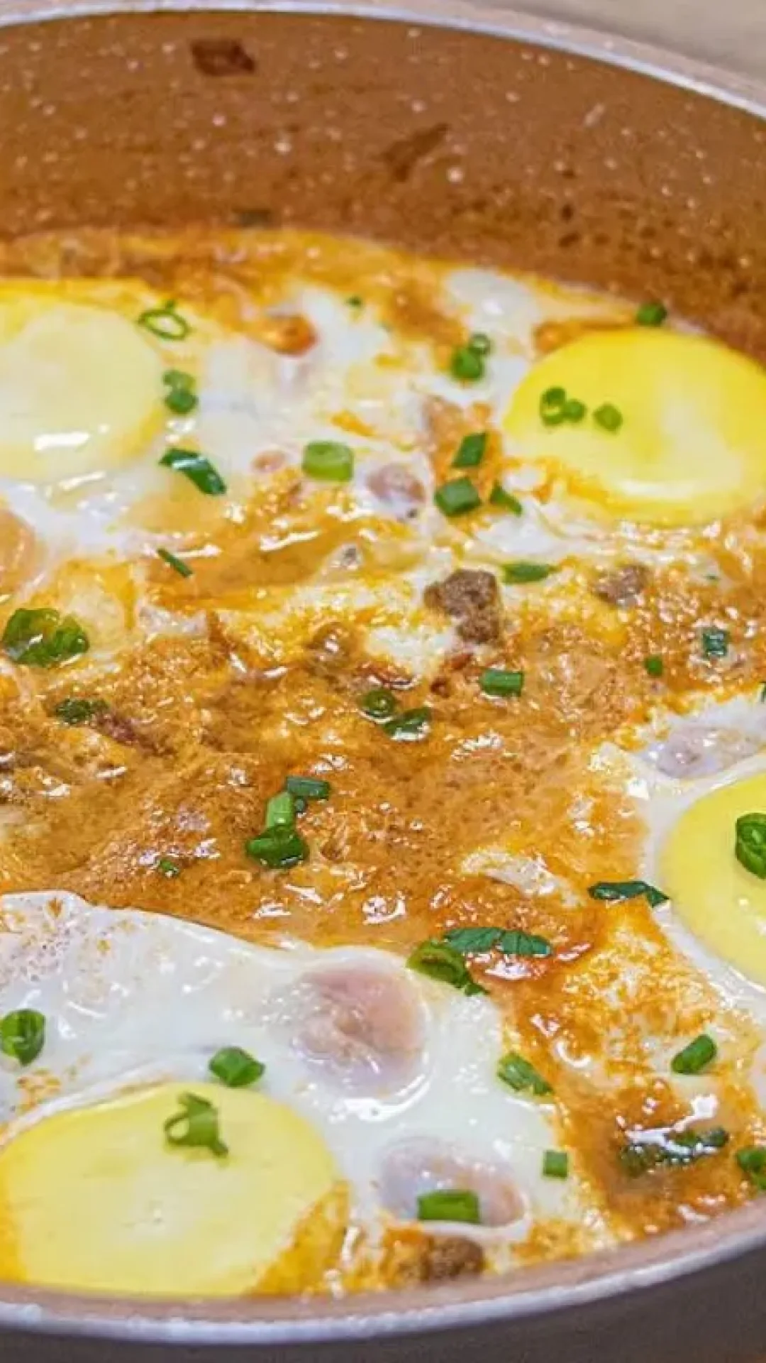 Ovos à bolonhesa é uma receita prática que vai virar uma de suas favoritas