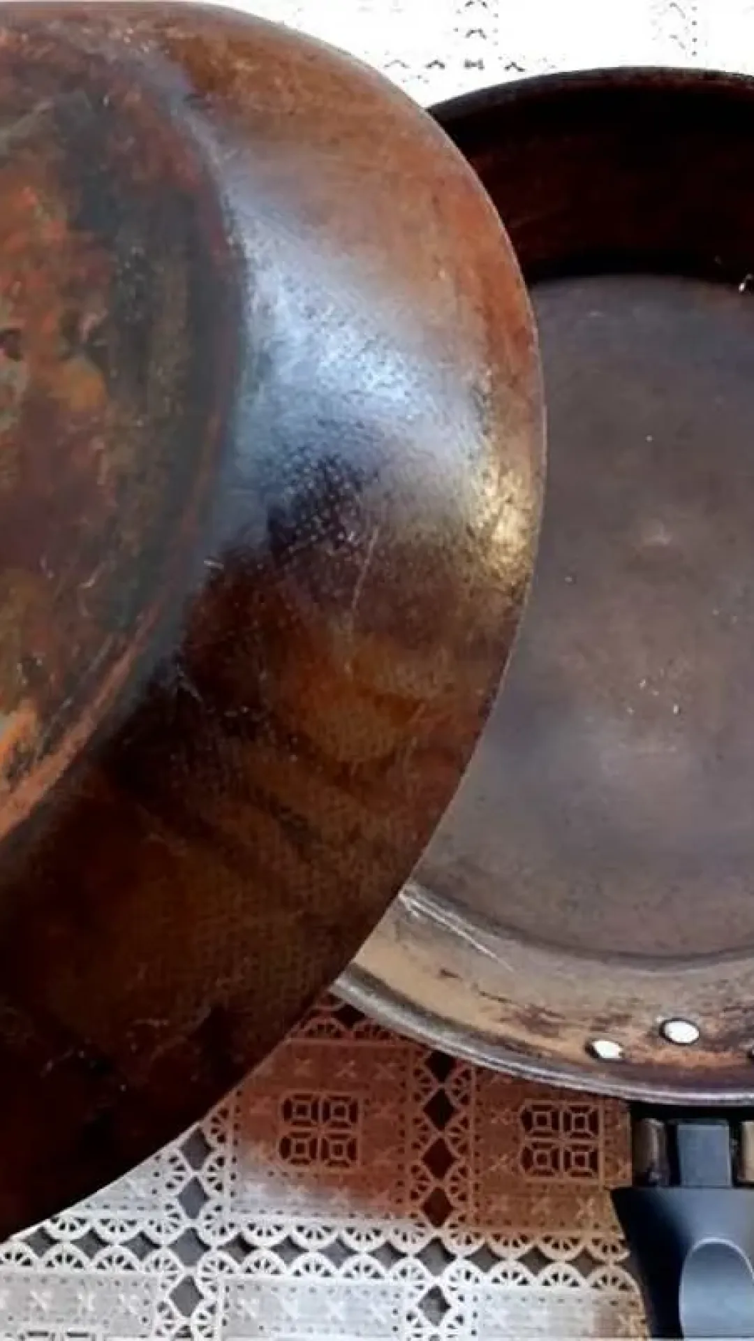 Panela velha nunca mais: como limpar panela queimada e deixá-la como nova