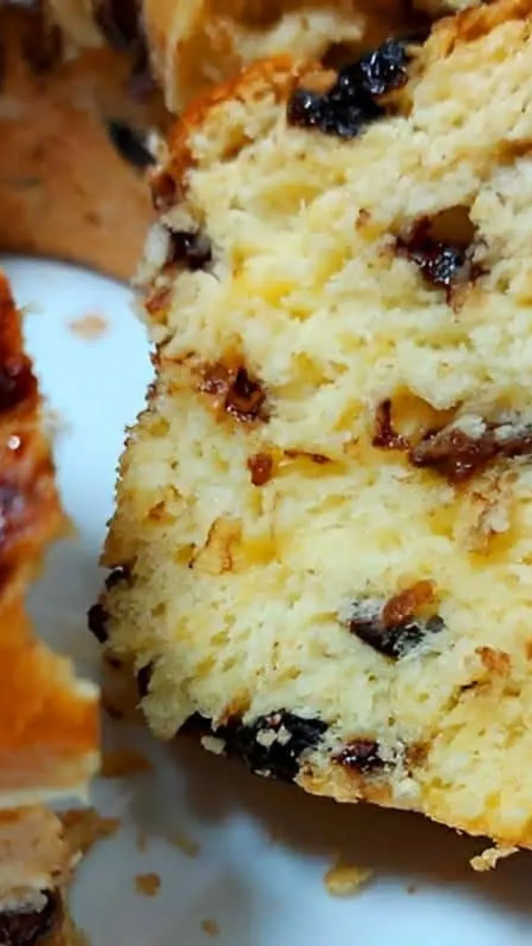 Panetone na forma bolo muito simples de preparar e fica uma delícia