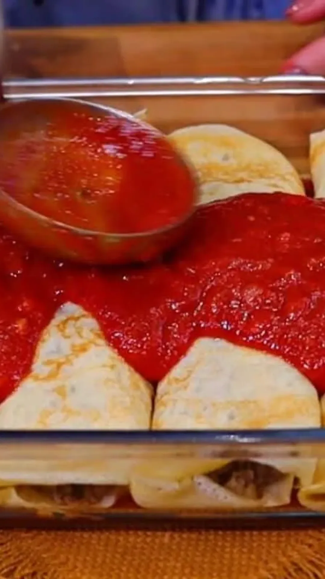 Panqueca de carne moída com massa leve e fininha para a hora do seu jantar