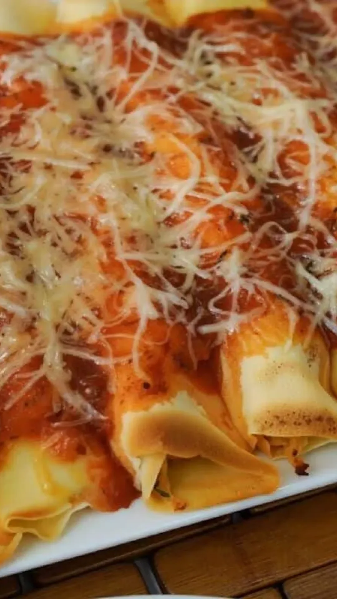 Panqueca de frango simples e rápida, com uma massa bem leve e um recheio delicioso
