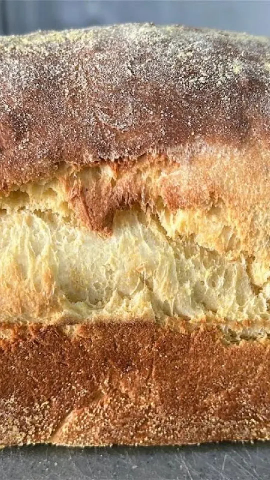 Pão caseiro colonial macio e fofinho com receita fácil e sabor de pão feito na roça