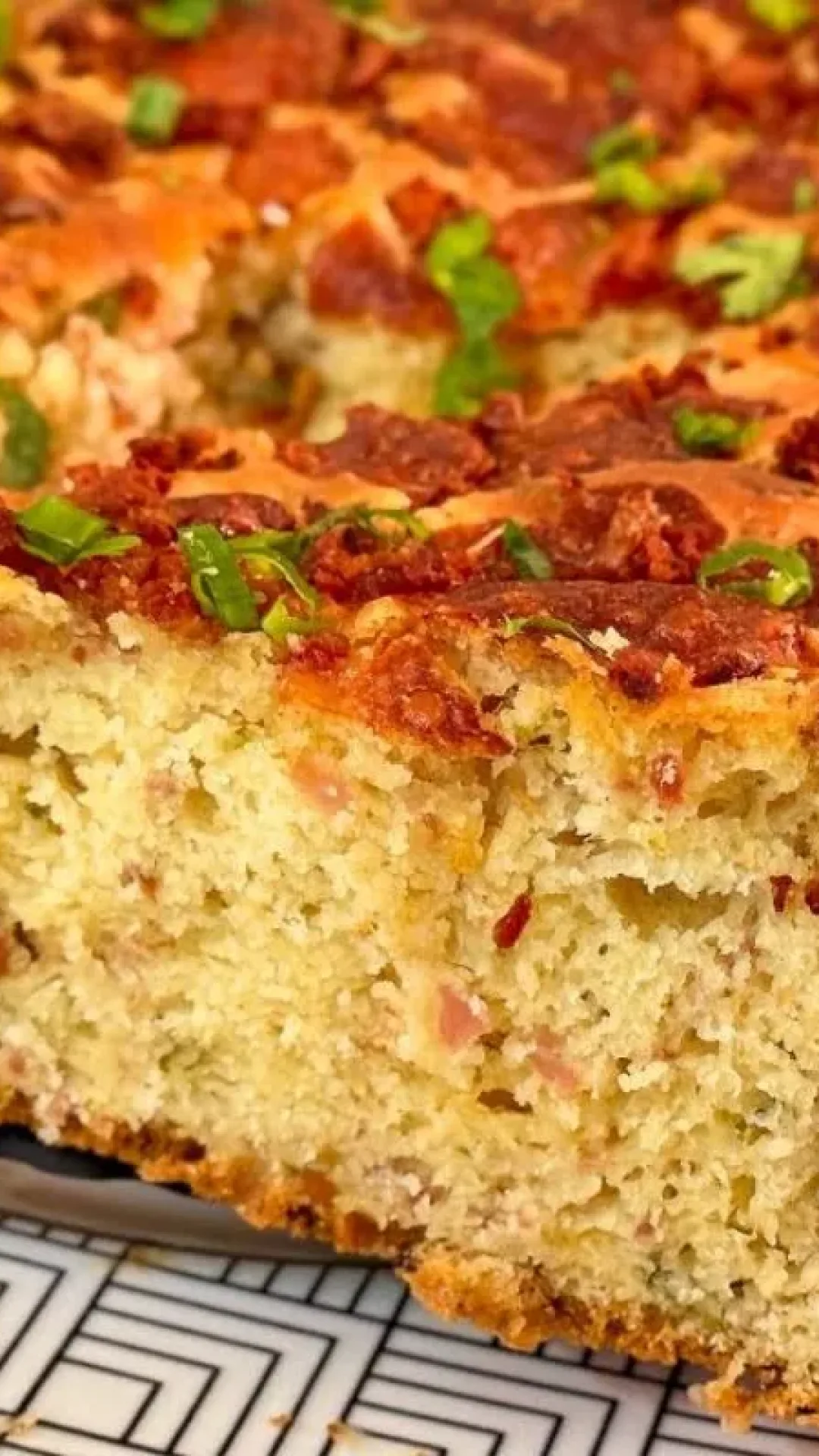 Pão caseiro de colher: não precisa sovar e fica incrivelmente fofinho – perfeito pra comer quentinho com manteiga