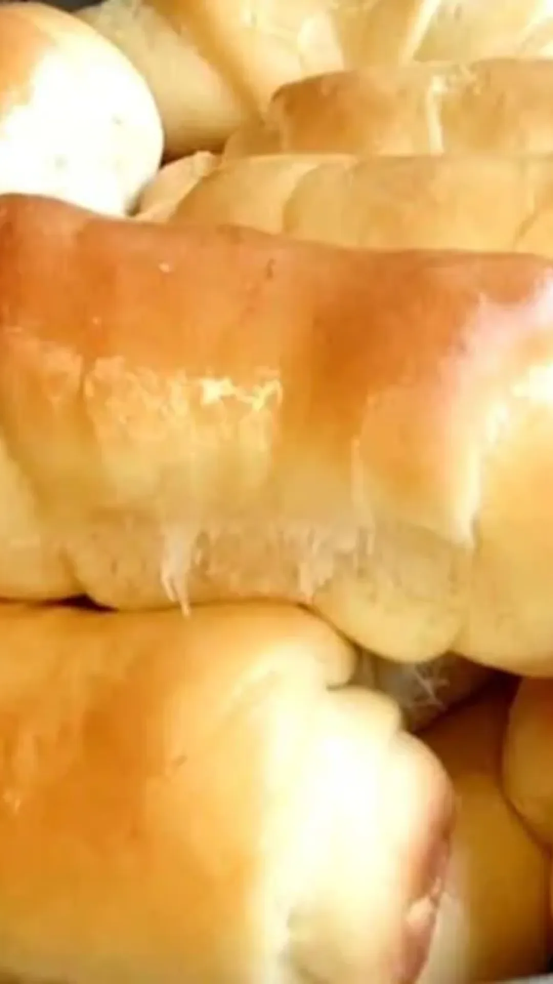 Pão caseiro de leite que cresce muito e rende vários pãezinhos