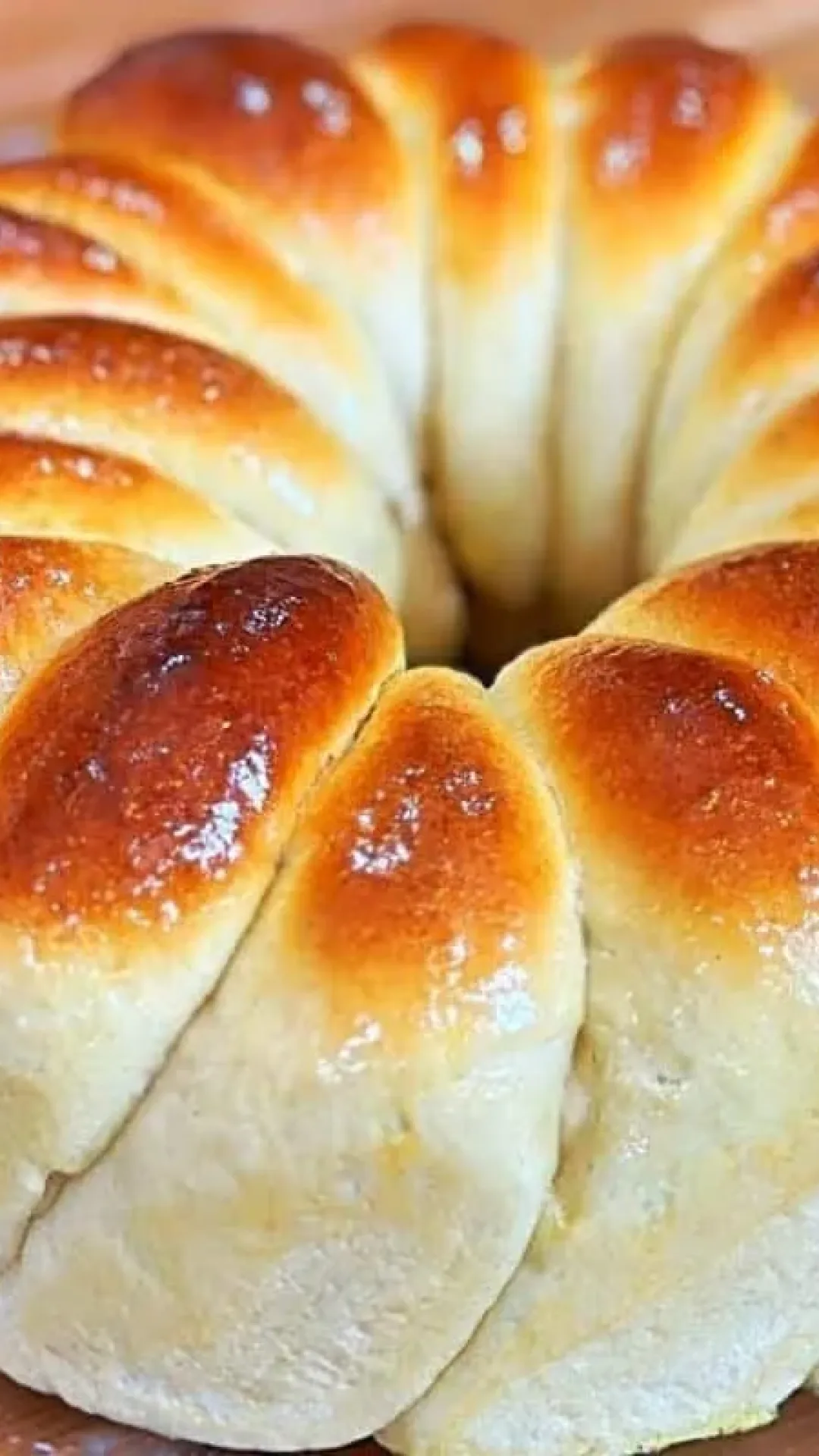 Pão caseiro doce fofinho com apenas 1 ovo e sem sovar que já sai do forno fatiado