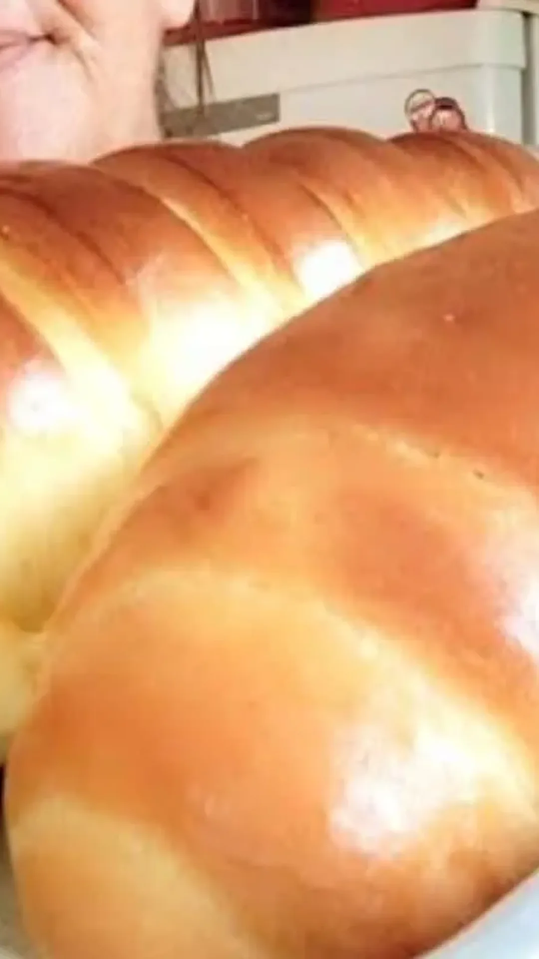 Pão caseiro econômico e fácil de fazer com um segredo especial para crescer bastante
