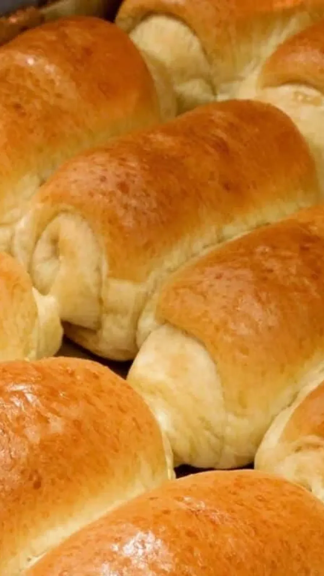 Pão caseiro fofinho de padaria muito gostoso para você fazer no café da manhã