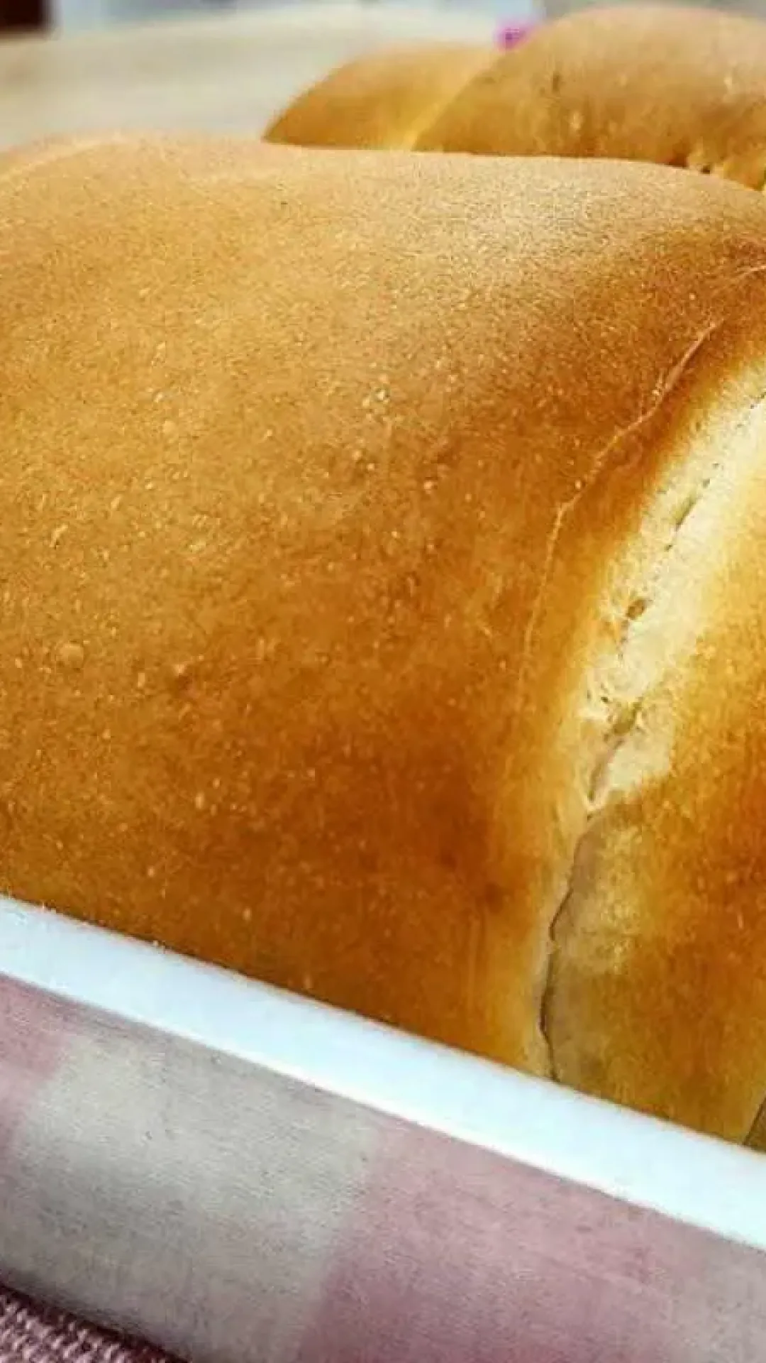 Pão caseiro fofinho que cresce e rende bastante para o café da manhã ou da tarde