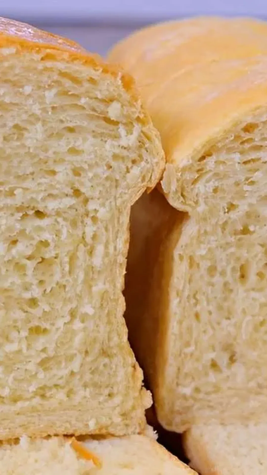 Pão caseiro muito fofinho do seu jeito: você escolhe se quer fazer com ou sem leite