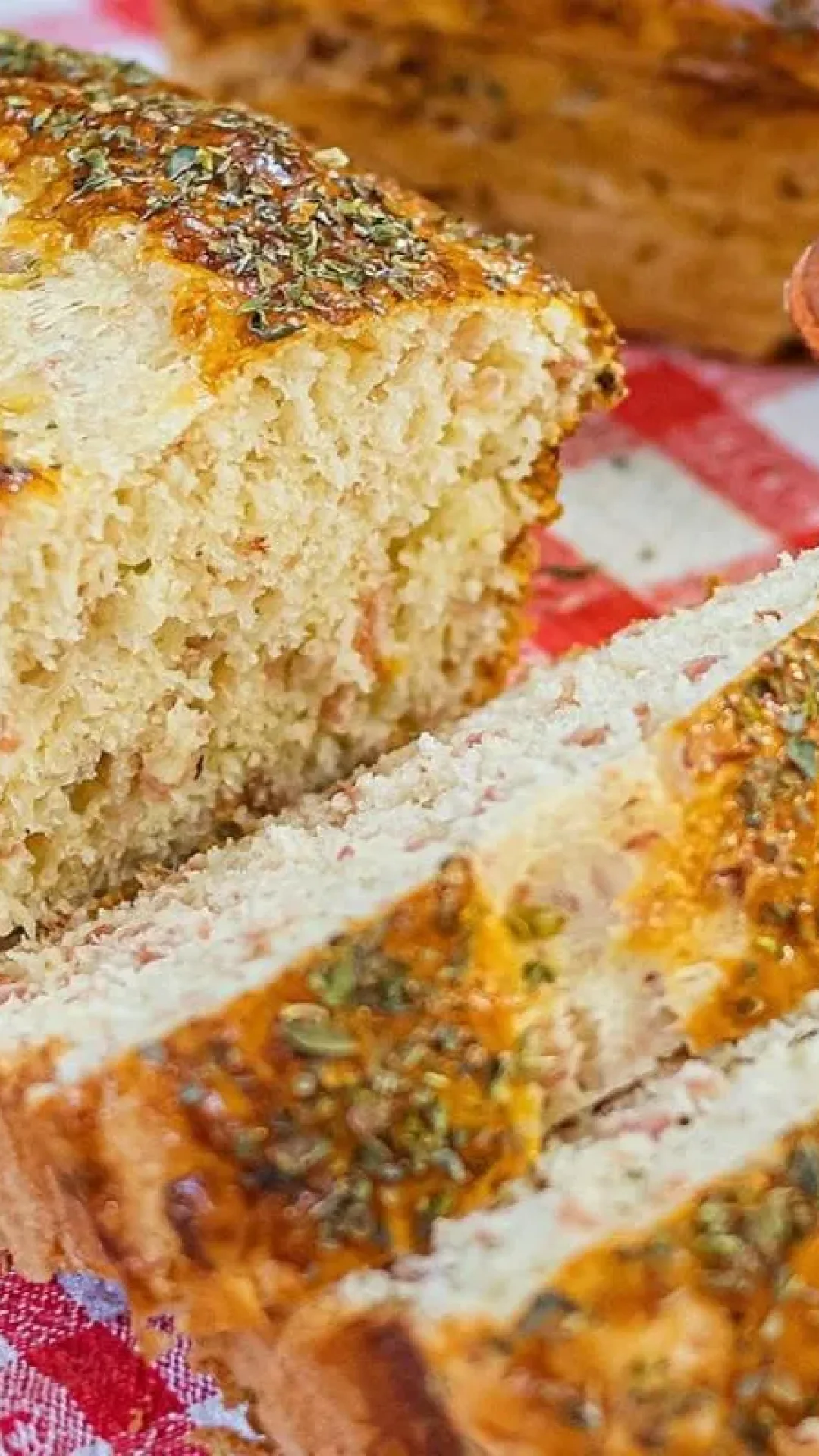 Pão caseiro recheado fofinho e macio que todo mundo pede mais uma fatia