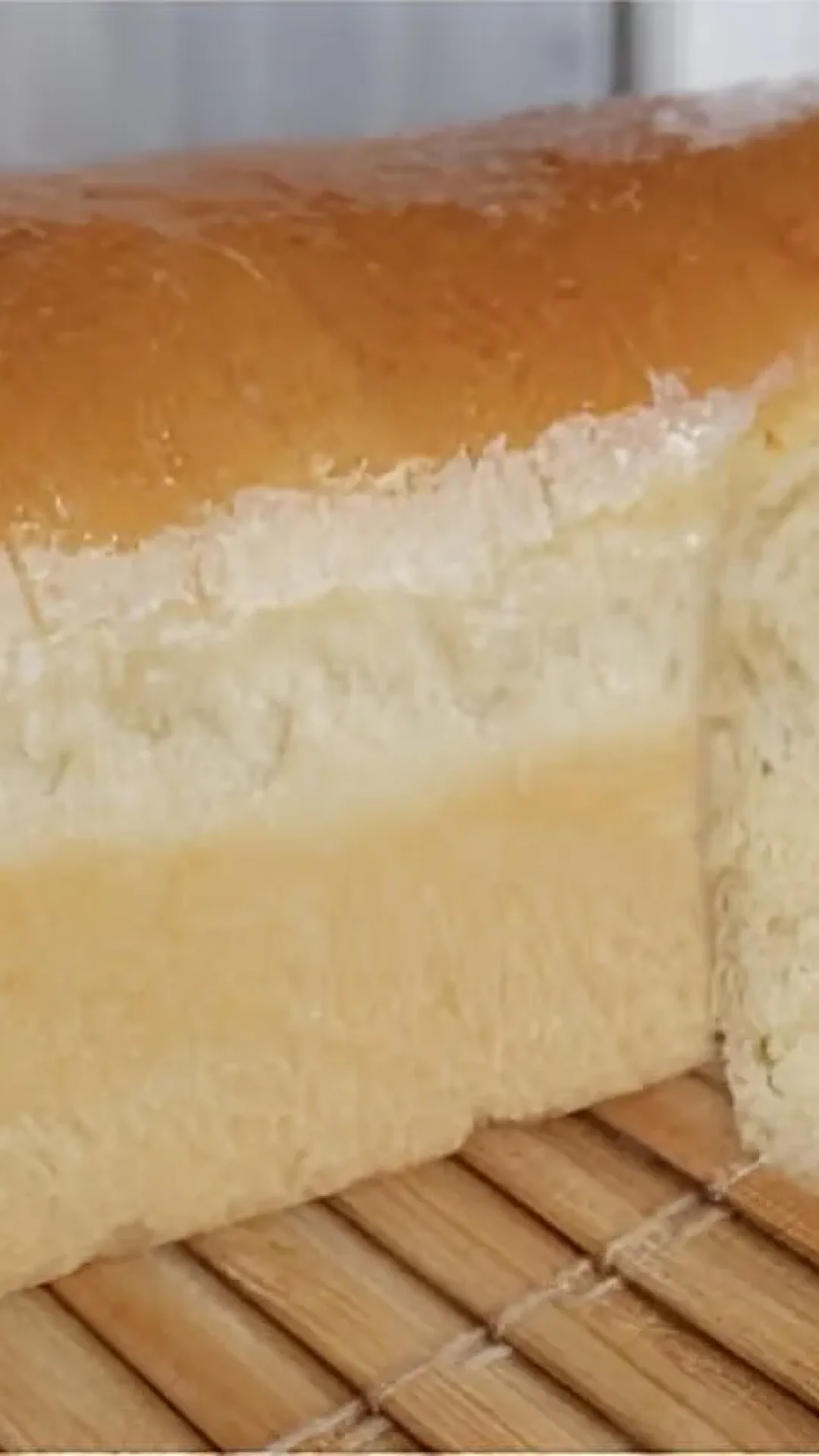 Pão caseiro sem leite e sem ovos delicioso fofinho e perfeito para o lanche ou café