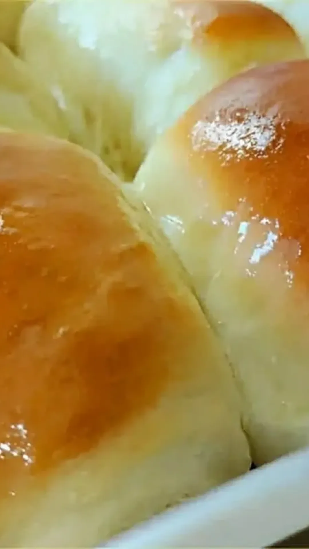 Pão caseiro sem sova muito fofinho e perfeito para servir no lanche ou café