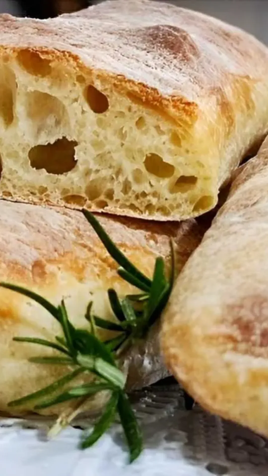 Pão ciabatta caseiro perfeito com ingredientes que você tem em casa