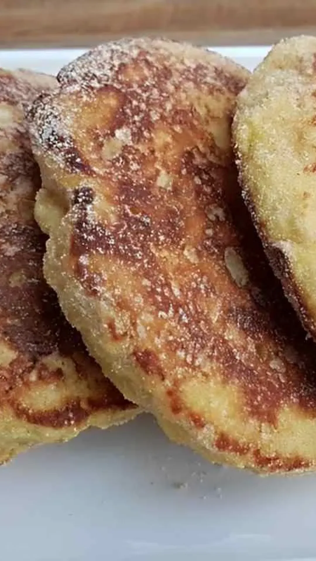Pão de banana simples feito na frigideira é bem saudável e fica pronto em poucos minutos