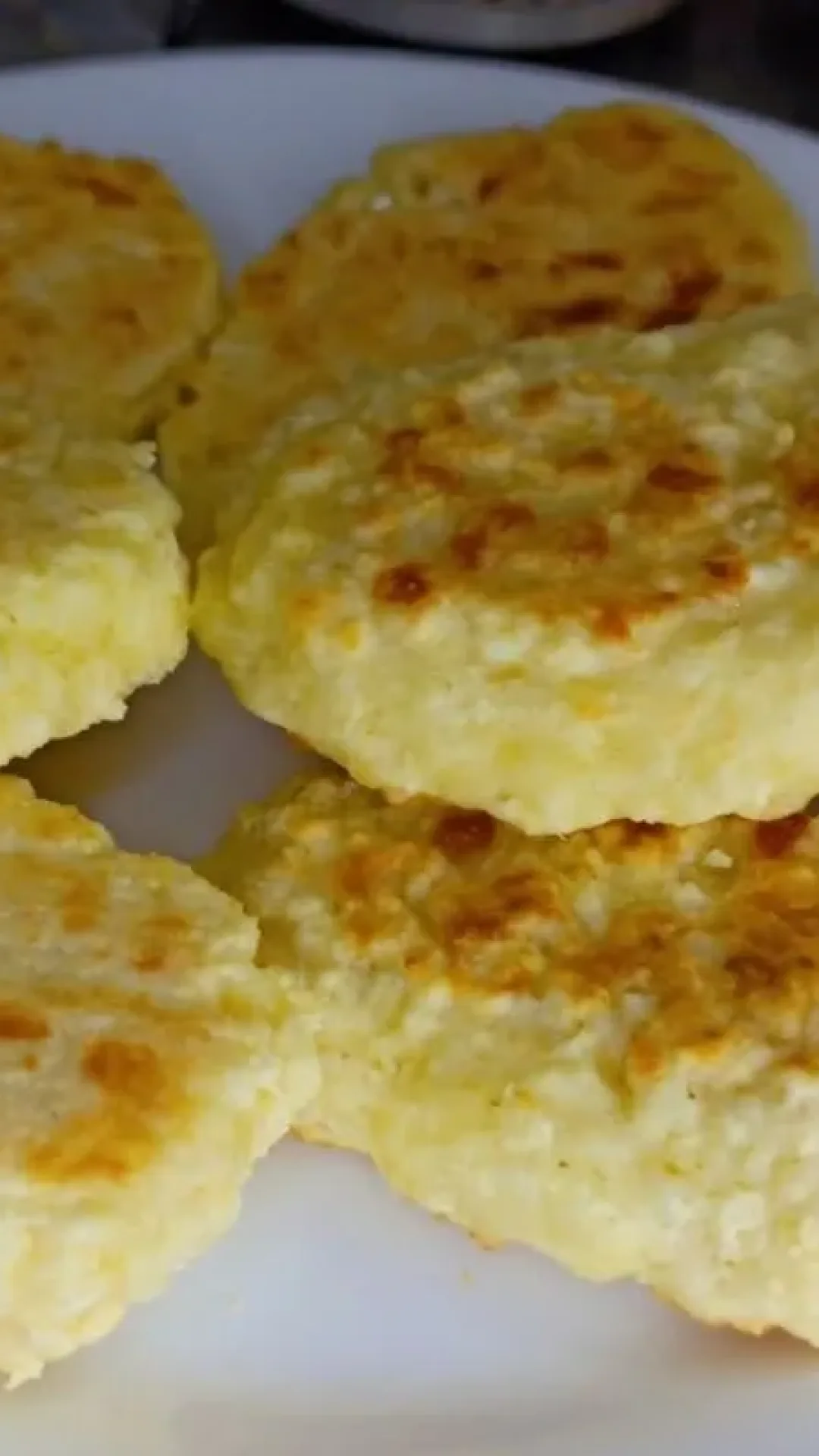 Pão de frigideira sem farinha de trigo que fica pronto em apenas 5 minutos para o lanche da tarde