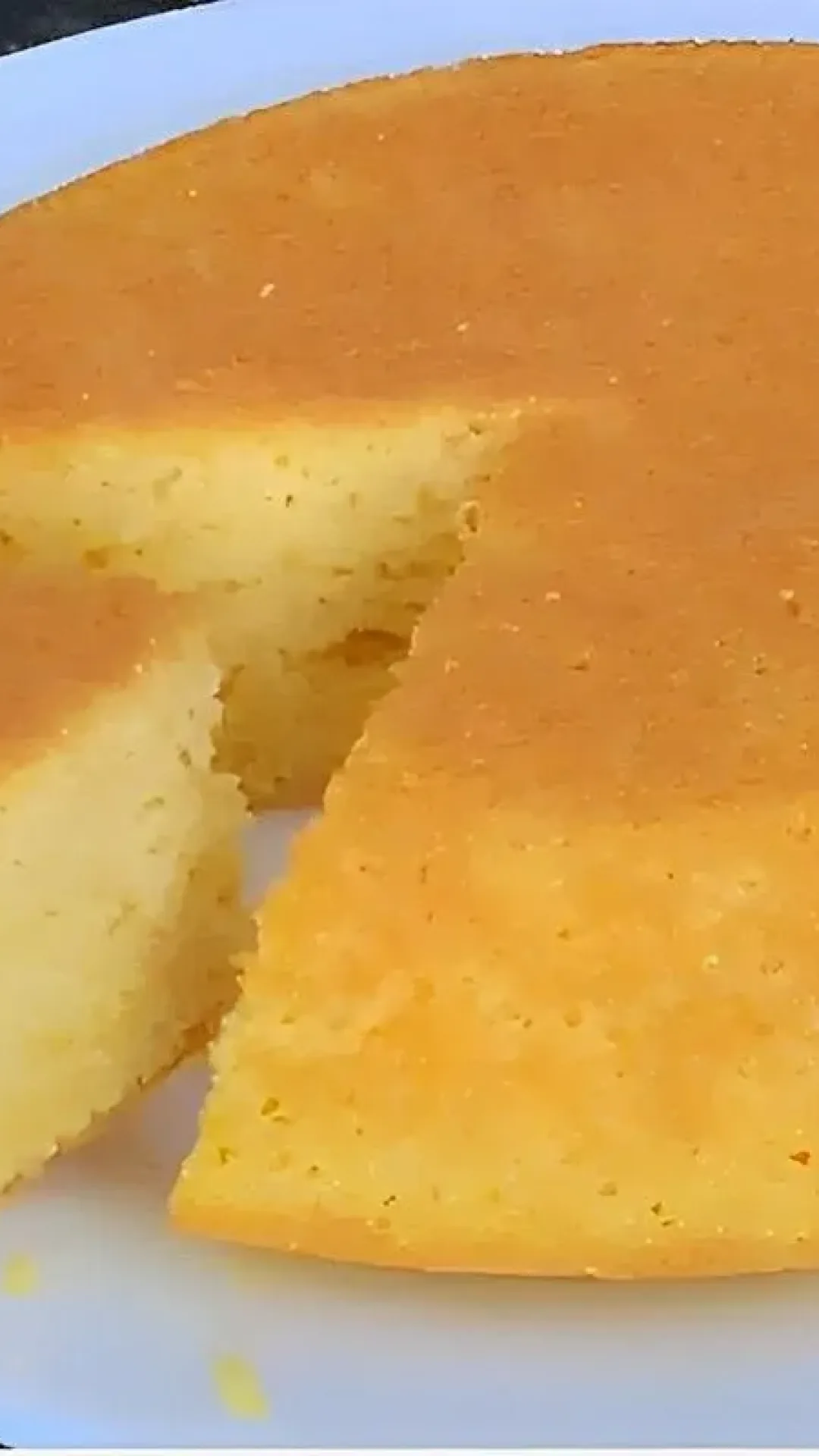 Pão de fubá sem farinha de trigo feito na frigideira muito levinho e fácil de preparar