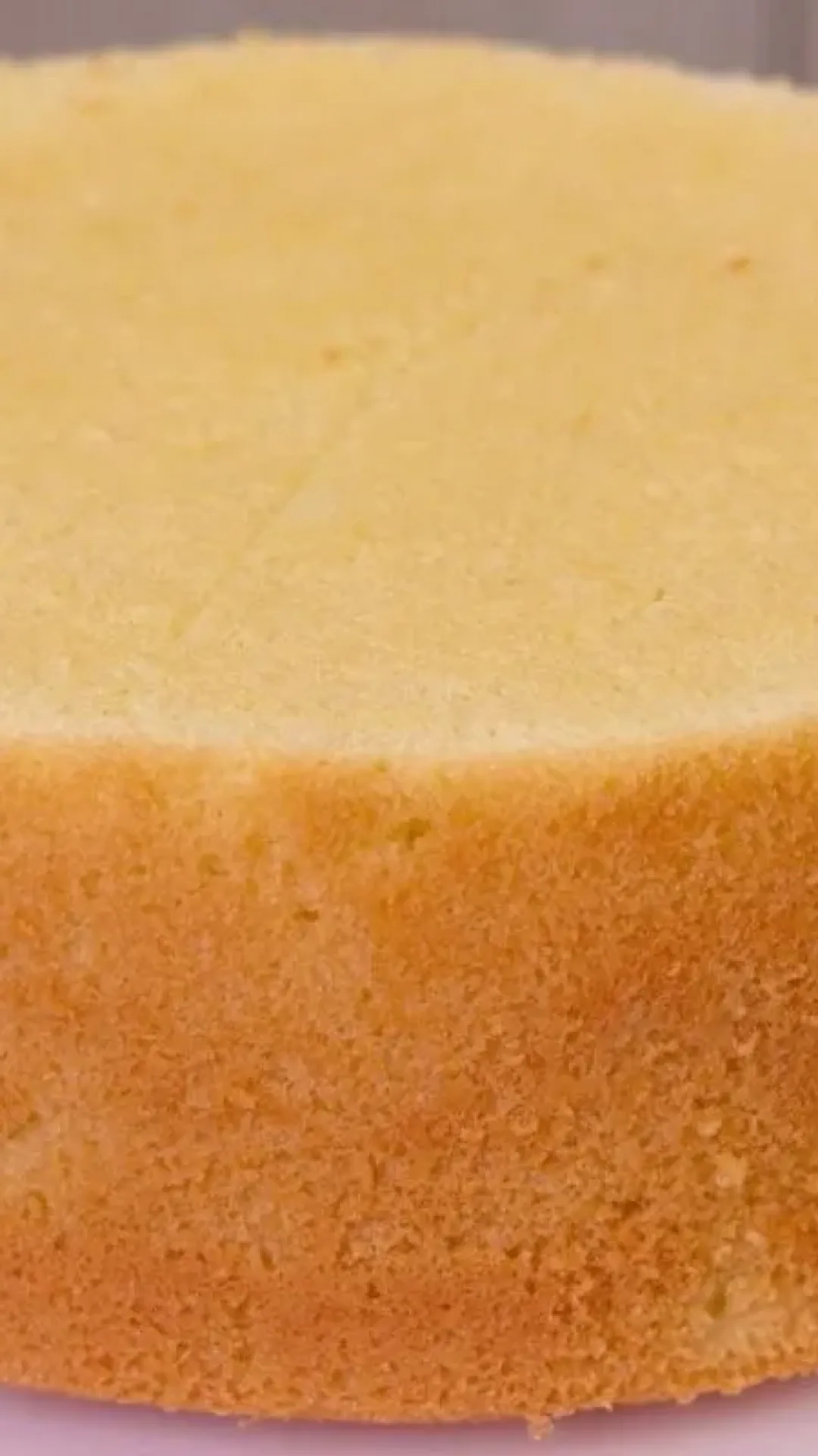 Pão de ló fofinho que não quebra: receita tradicional para rechear e cobrir
