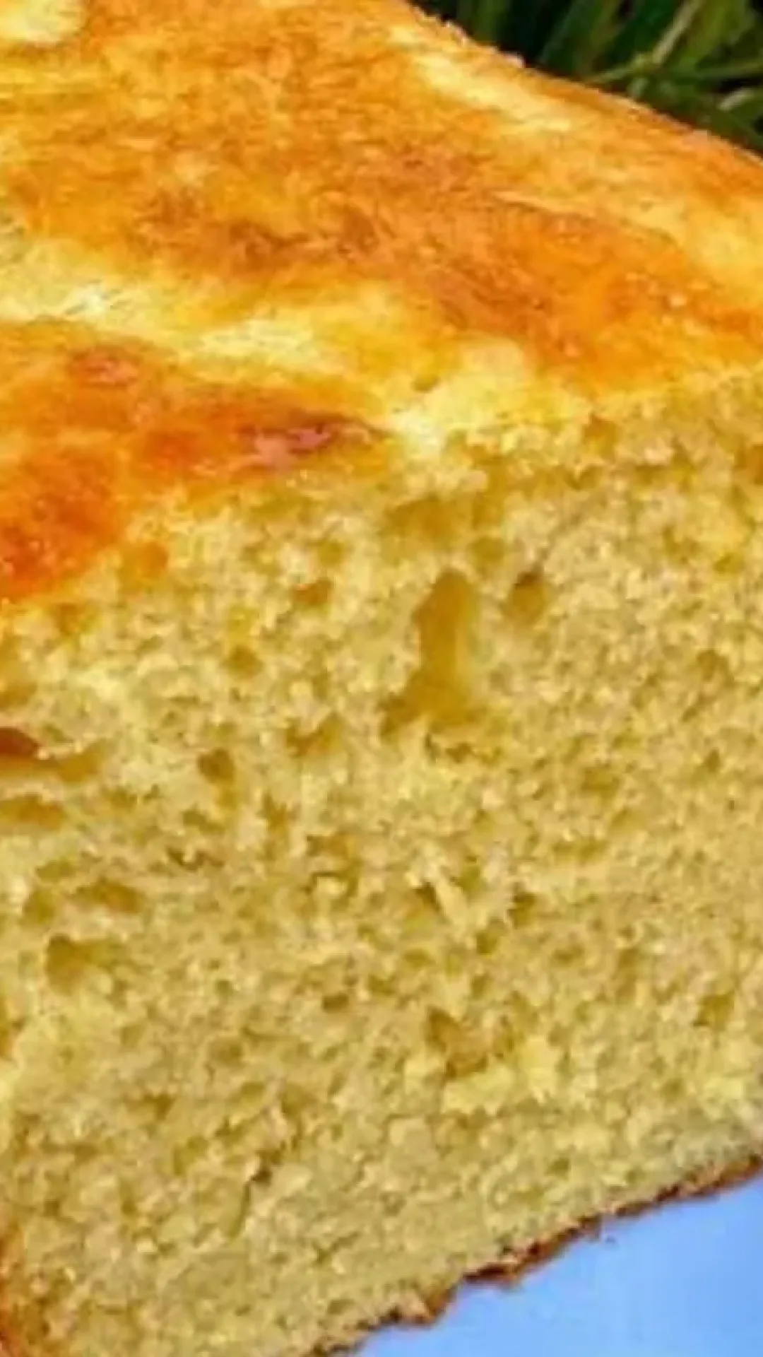 Pão de milho sem sovar que fica extremamente fofinho e macio, feito de um jeito super prático