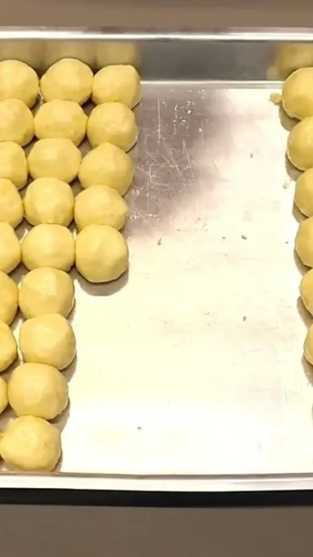 Pão de queijo mineiro com casquinha dourada e aquele miolo macio que derrete na boca