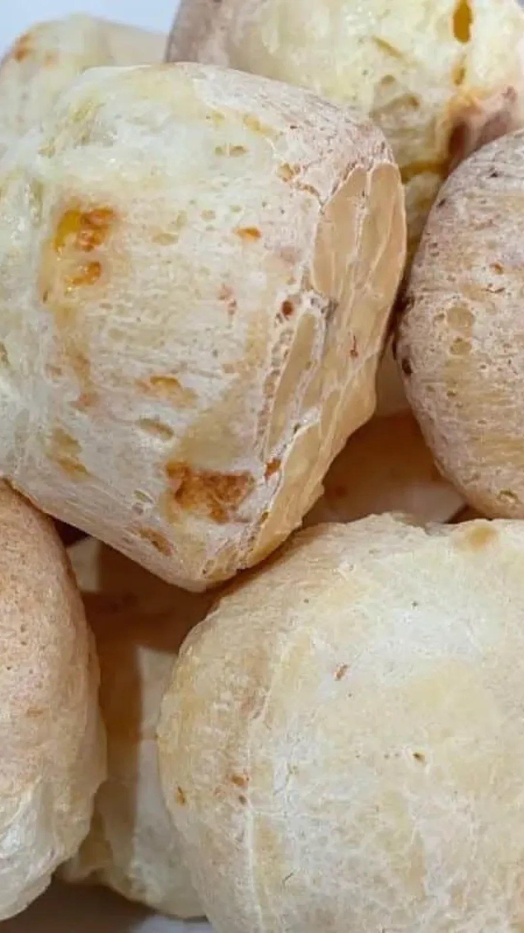Pão de queijo sem escaldar feito sem sujar a mão, perfeito para o seu café da manhã em família