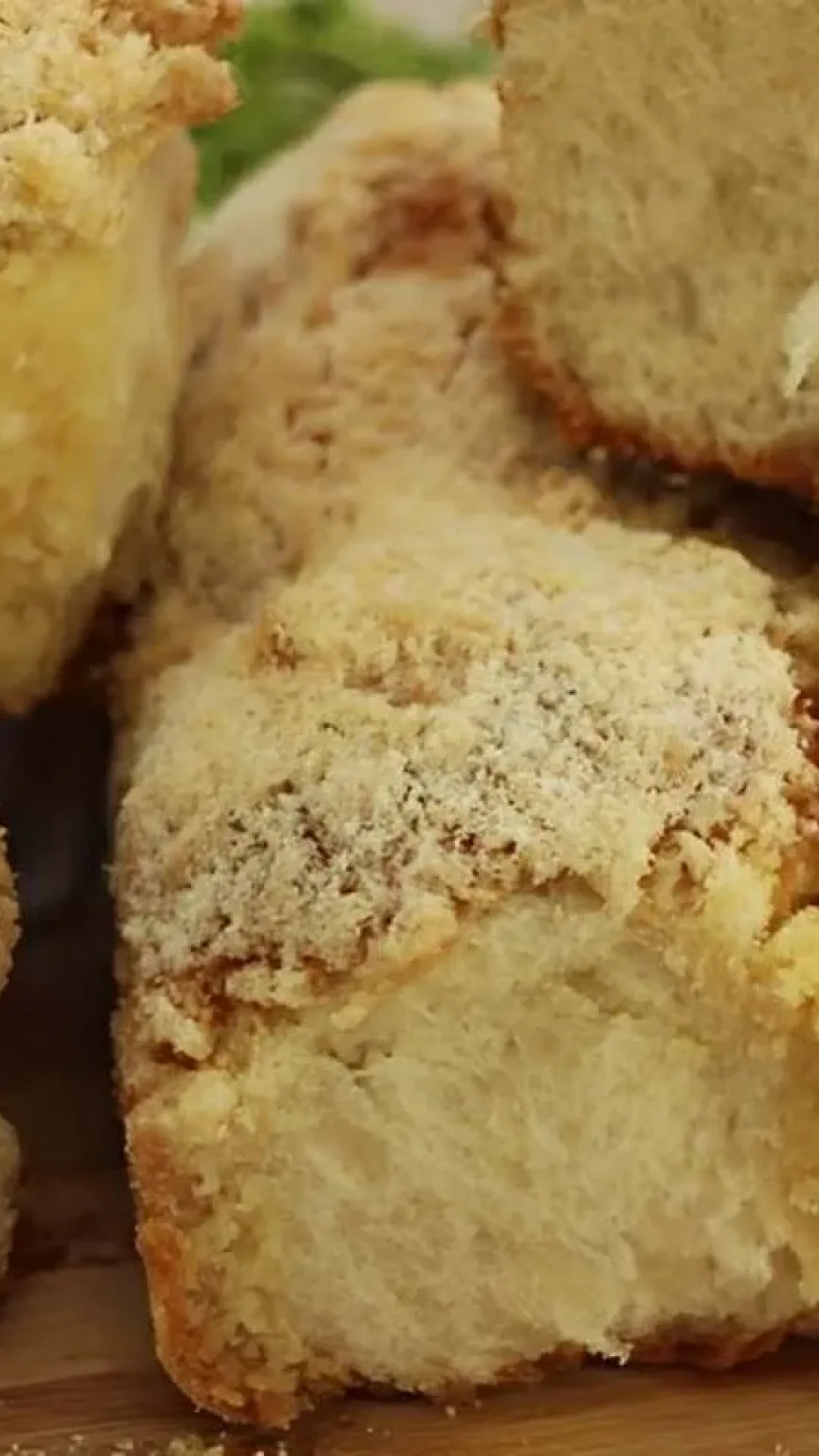 Pão doce cuquinha: um pão doce bem fofinho com farofinha por cima perfeito para a hora do café