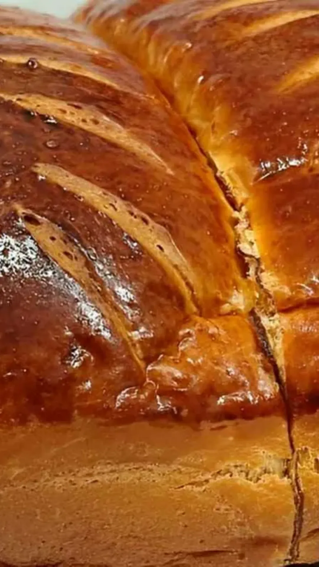 Pão fofinho e fácil de preparar feito sem leite nem margarina