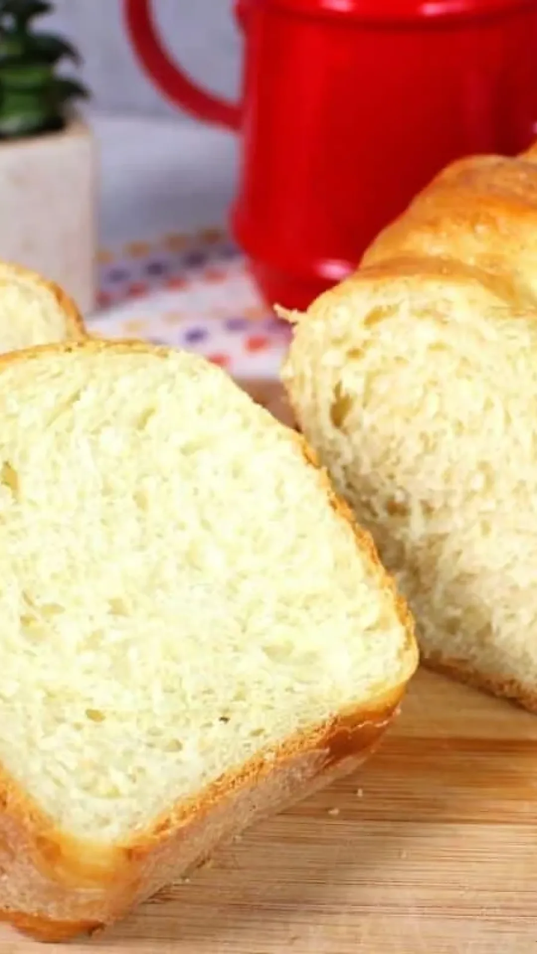 Pãozinho brioche, um pão macio e amanteigado para deixar o seu café da manhã especial