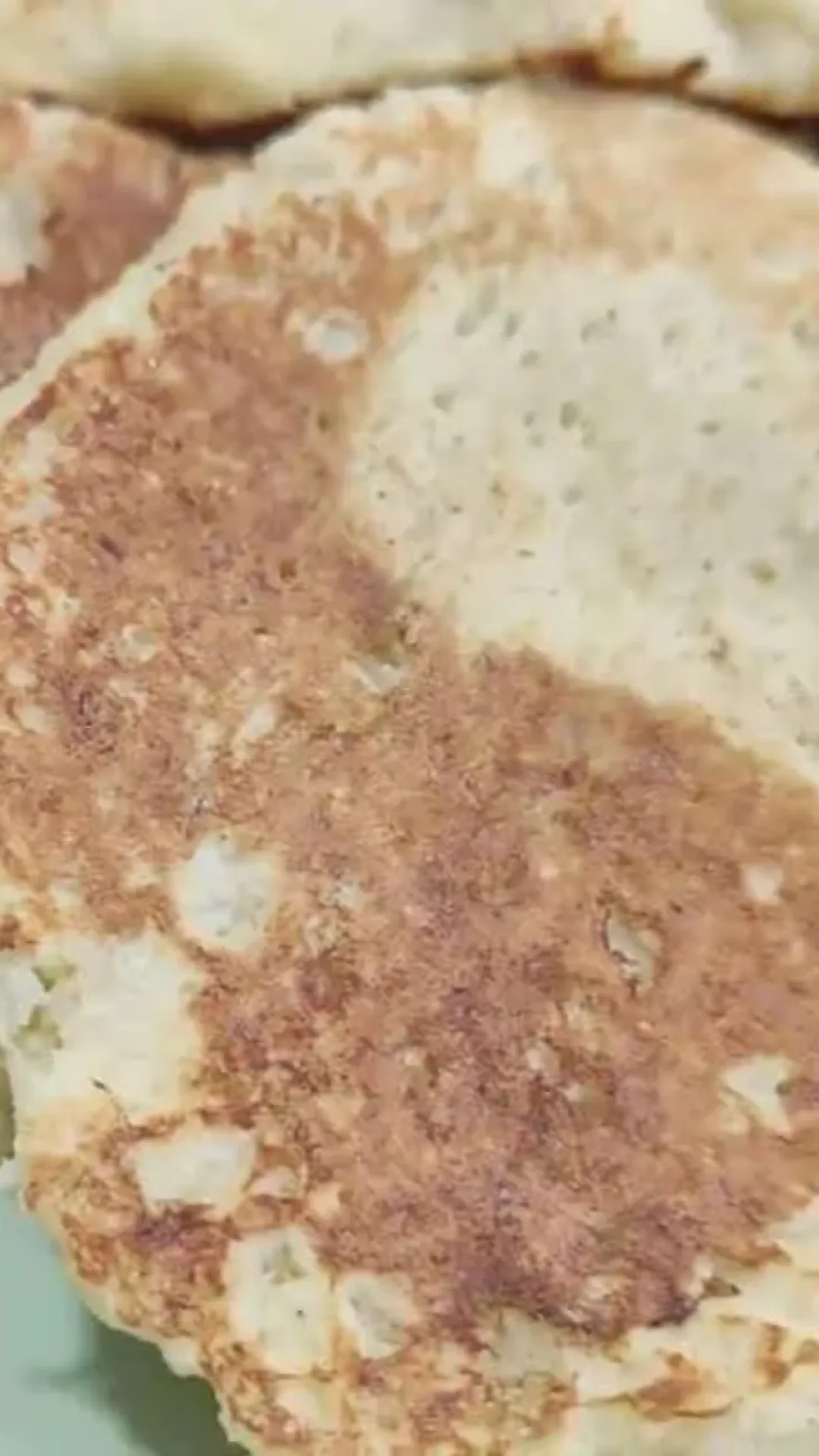 Pãozinho de banana leve e saudável para substituir o pão francês na hora do café