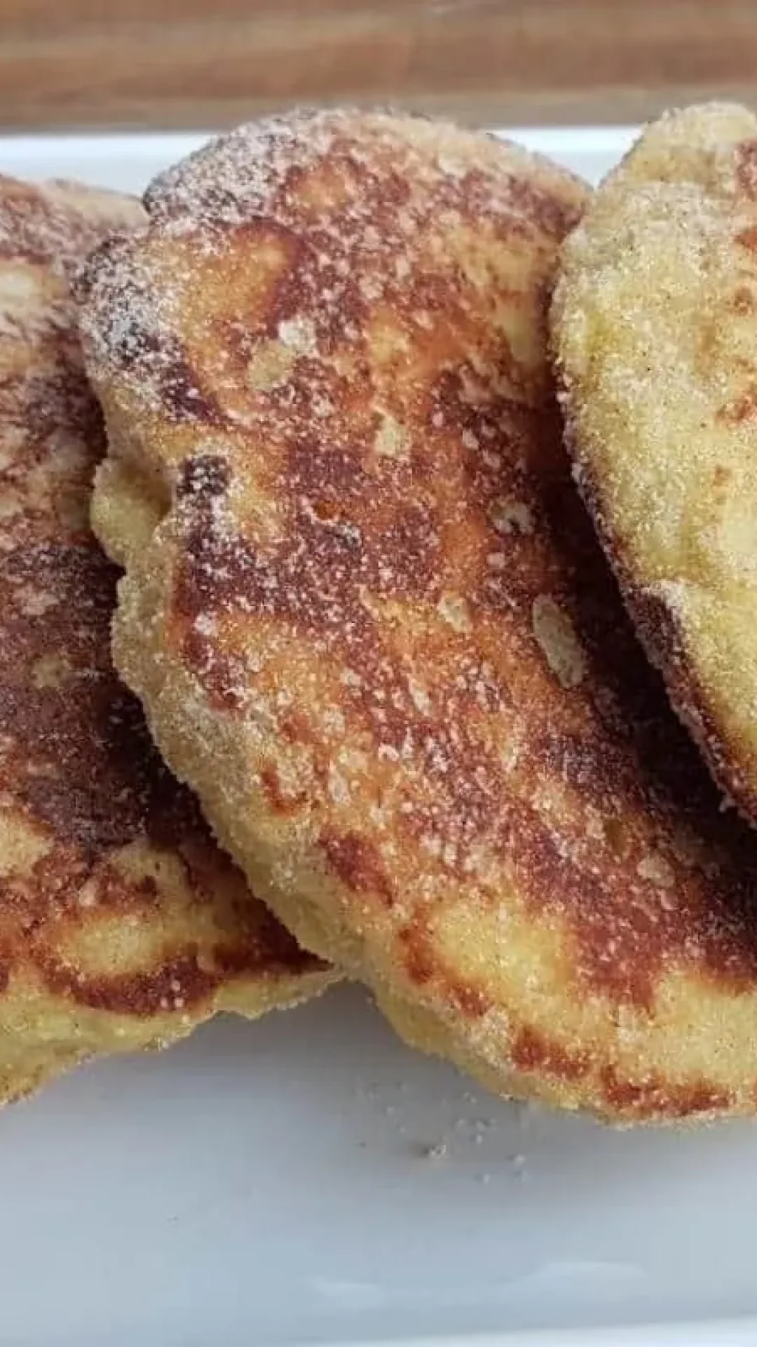 Pãozinho de banana macio e molhadinho para comer no lugar do pão francês no lanche da tarde