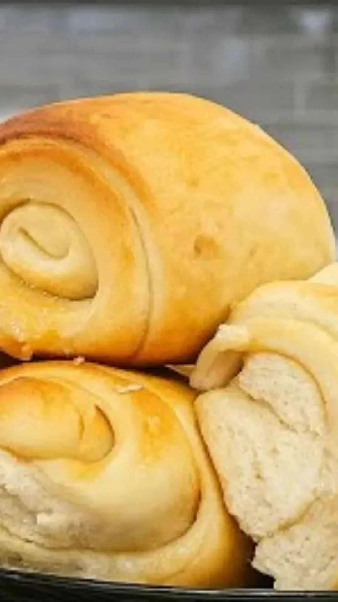 Pãozinho de doce de leite macio por dentro e perfeito pro lanche da tarde