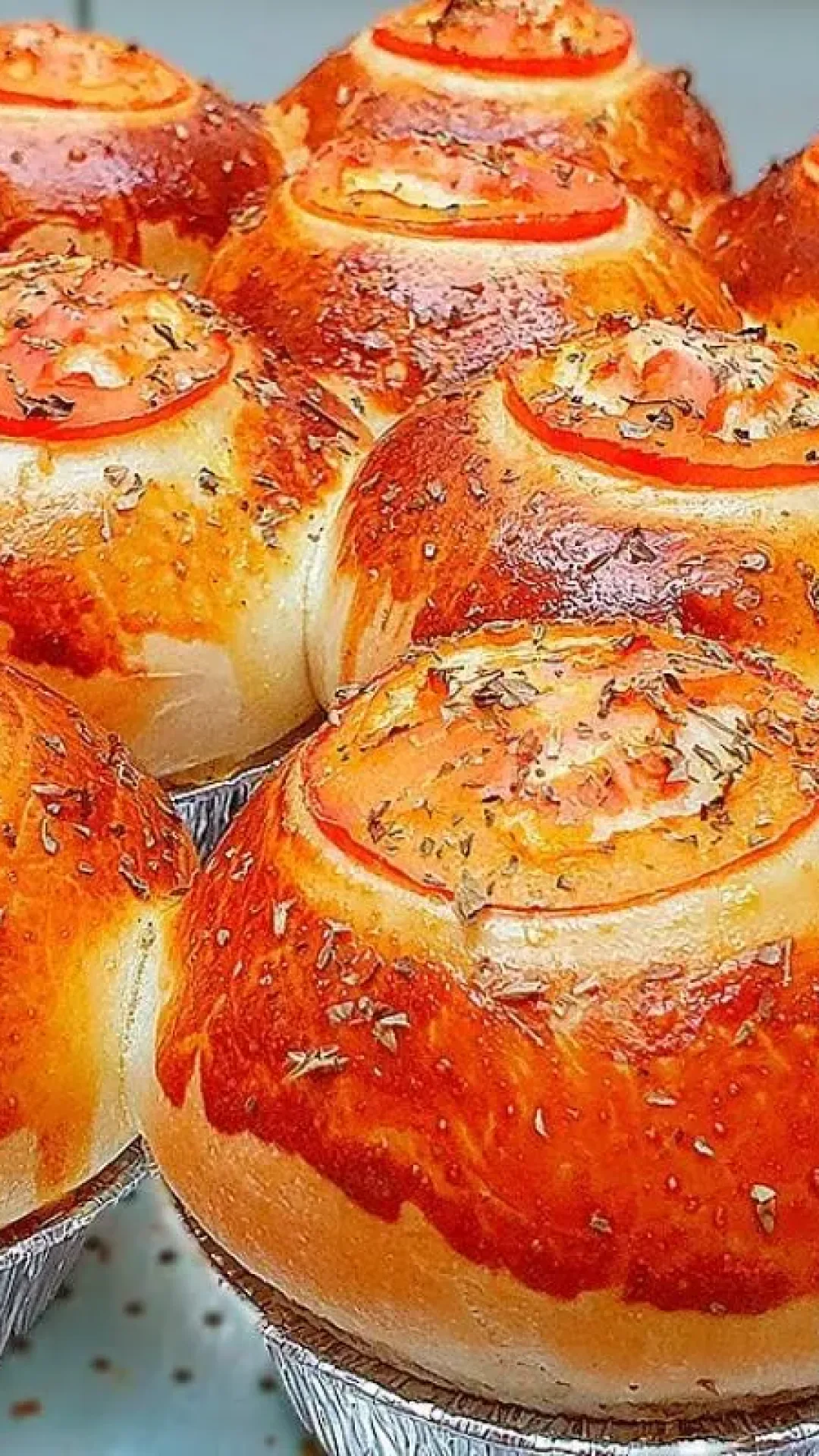 Pãozinho recheado fácil e econômico para servir no lanche ou até mesmo no jantar