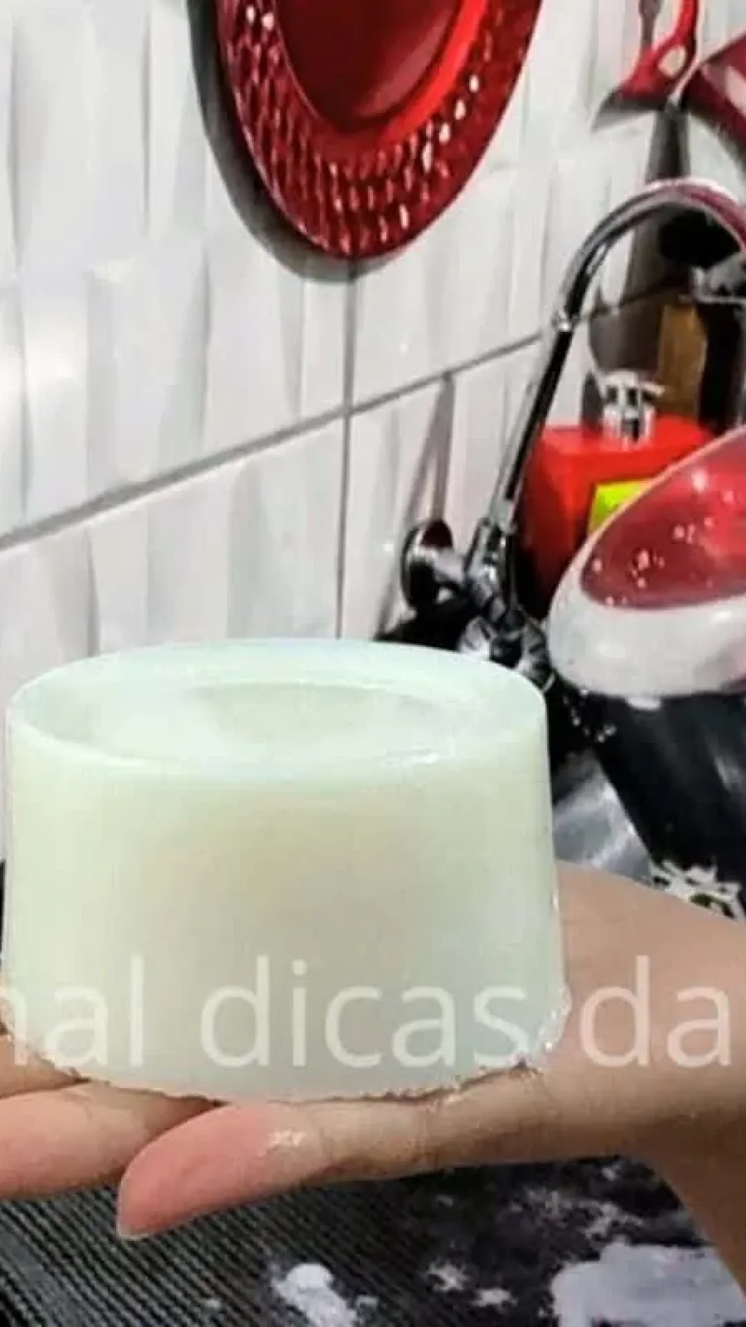 Pasta de brilho caseira, que desengordura e tira toda sujeira de um jeito super fácil e econômico